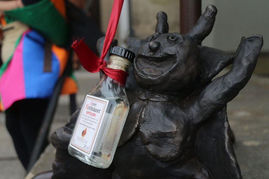 21. Treppenk&auml;fertaufe vor dem Theater