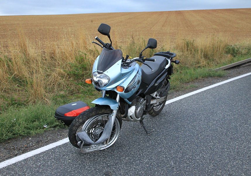 Motorradfahrerin verletzt