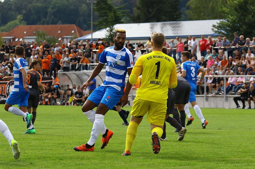 Entscheidung im Elfmeter-Schie&szlig;en