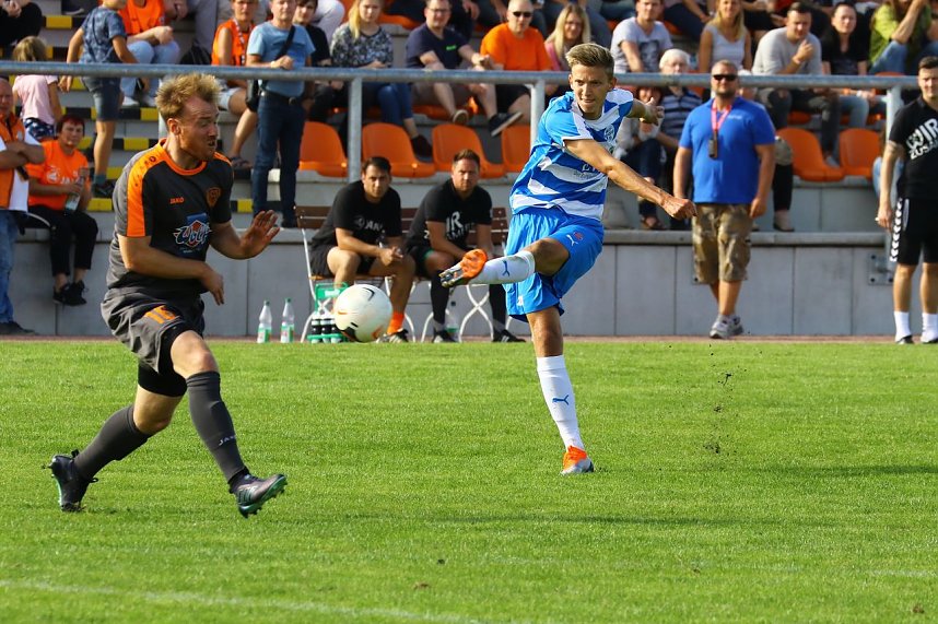 Entscheidung im Elfmeter-Schie&szlig;en