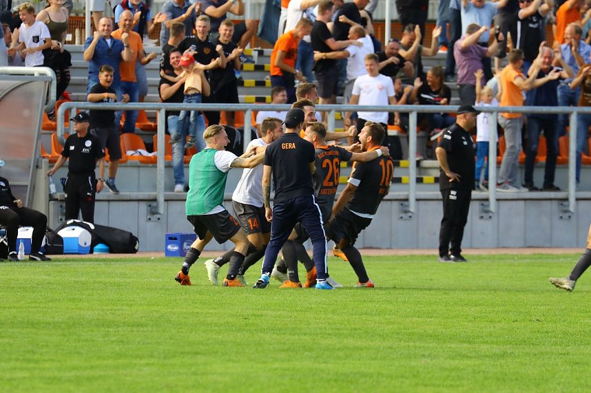 Entscheidung im Elfmeter-Schie&szlig;en