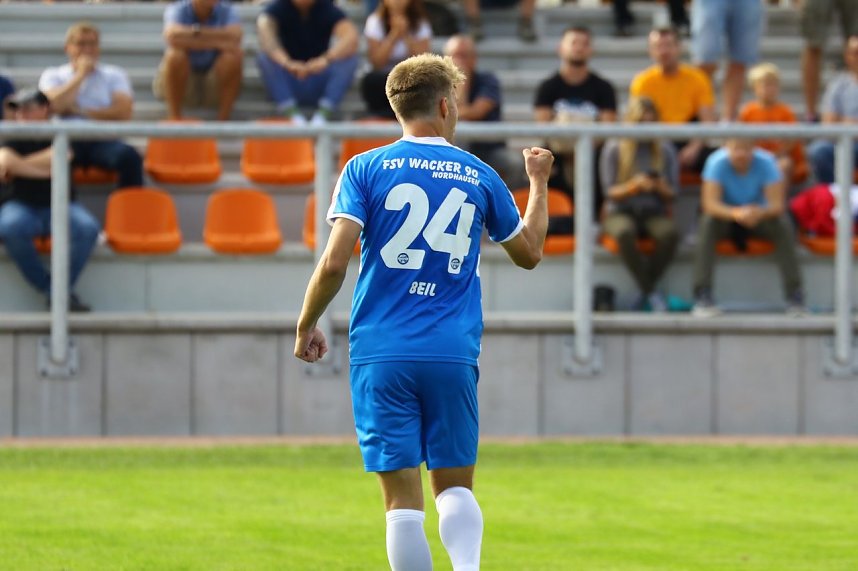 Entscheidung im Elfmeter-Schie&szlig;en