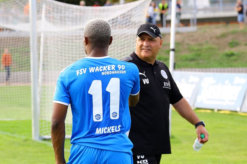 Entscheidung im Elfmeter-Schie&szlig;en