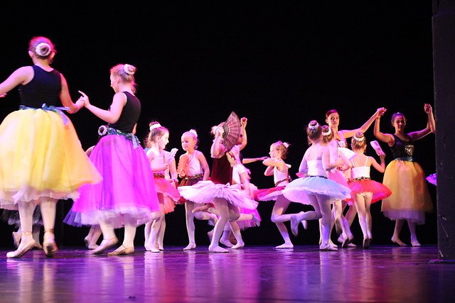 Tanzstudio Radeva beim Theaterfest