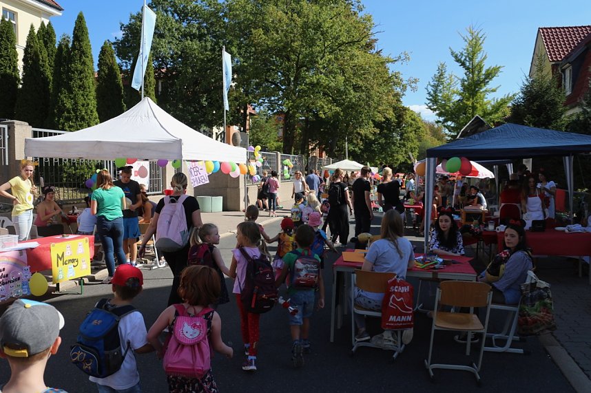 Stra&szlig;enfest der pro vita Akademie