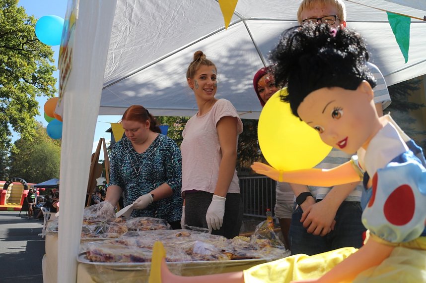 Stra&szlig;enfest der pro vita Akademie