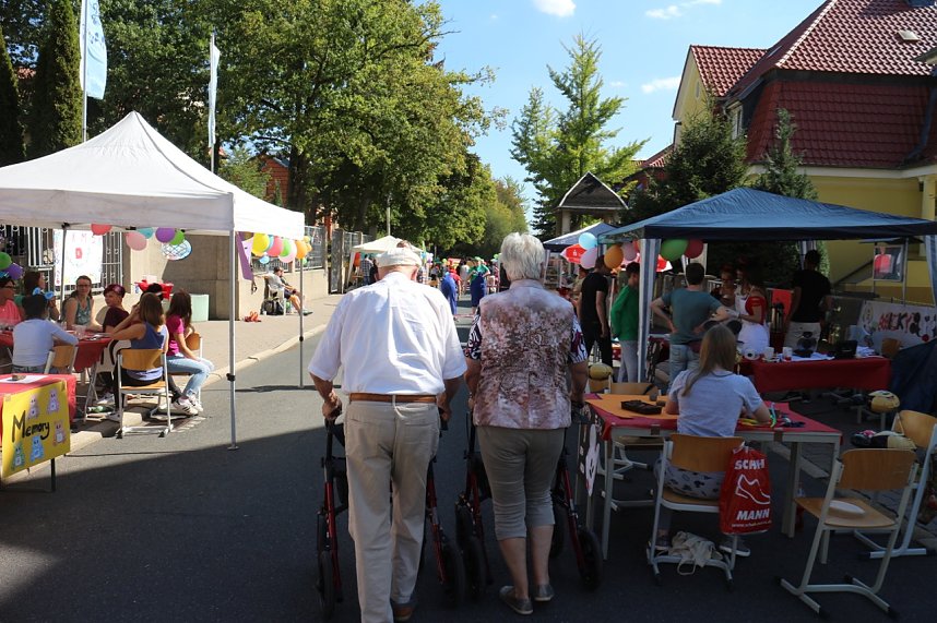 Stra&szlig;enfest der pro vita Akademie