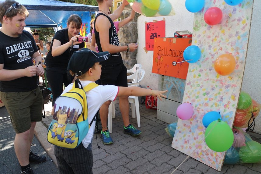 Stra&szlig;enfest der pro vita Akademie