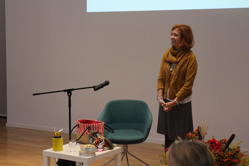 Zum Bibliothekstag drehte sich alles um flei&szlig;ige Bienen und s&uuml;&szlig;en Honig