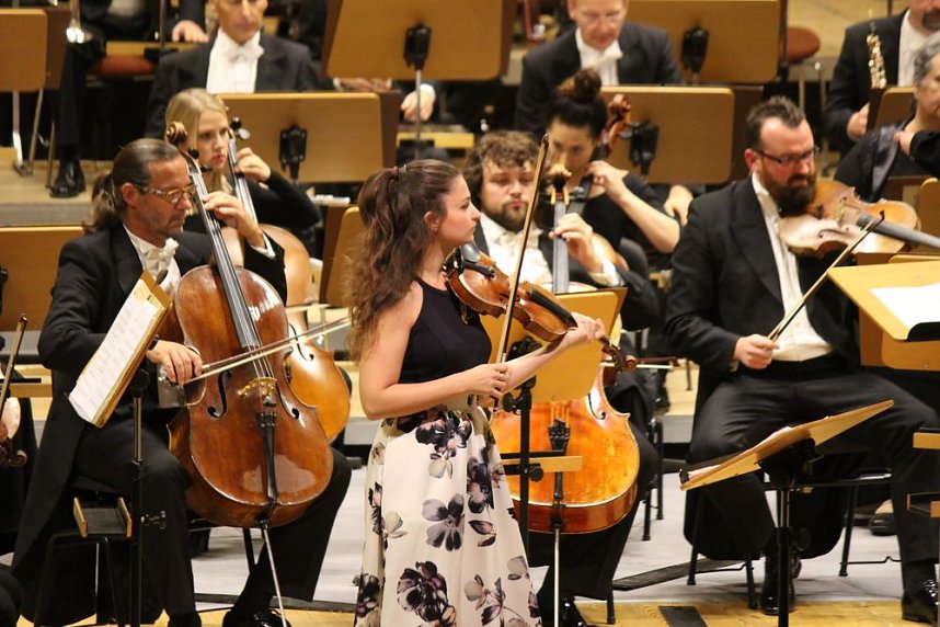 Virtuos im ersten Sinfoniekonzert