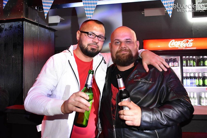 Oktoberfest im Jugendclubhaus