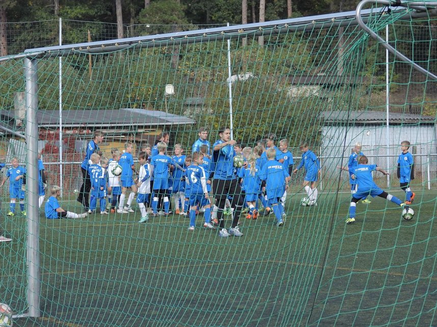 Tolle Stimmung beim Fu&szlig;ball-Ferien-Camp