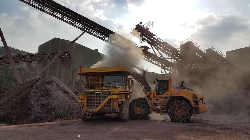 Ehemalige Unterberger besuchten Betriebsst&auml;tte