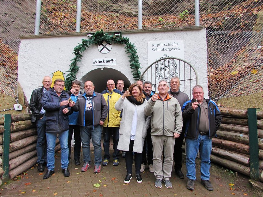 Besuch aus Nah und Fern in der Langen Wand