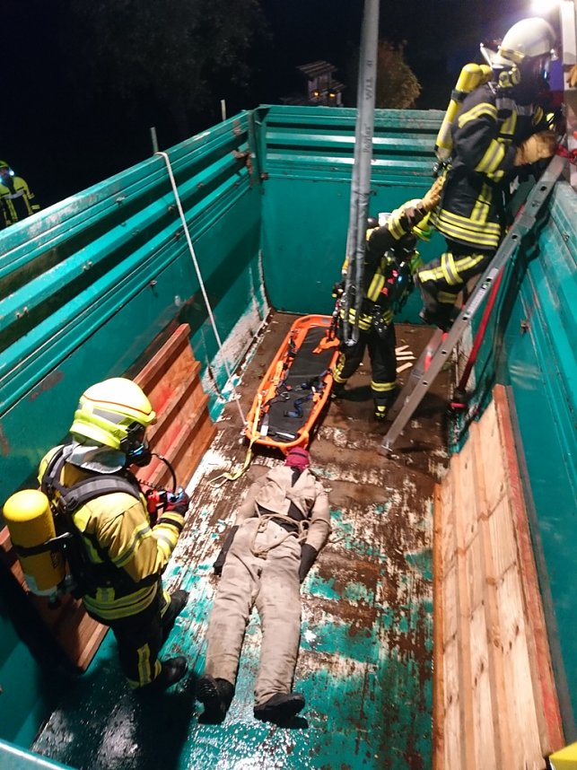 Proben f&uuml;r den Ernstfall: Feuerwehrausbildung in Neustadt