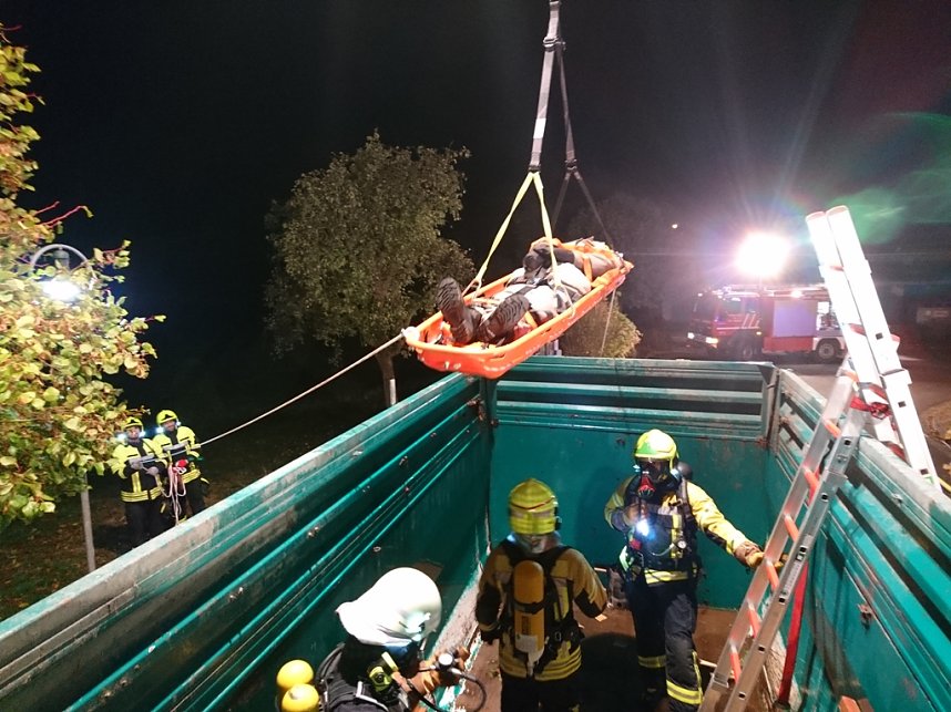 Proben f&uuml;r den Ernstfall: Feuerwehrausbildung in Neustadt