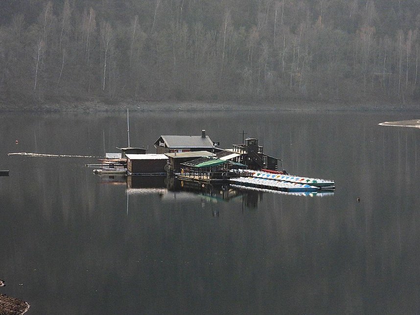 Wenig Wasser in der Talsperre