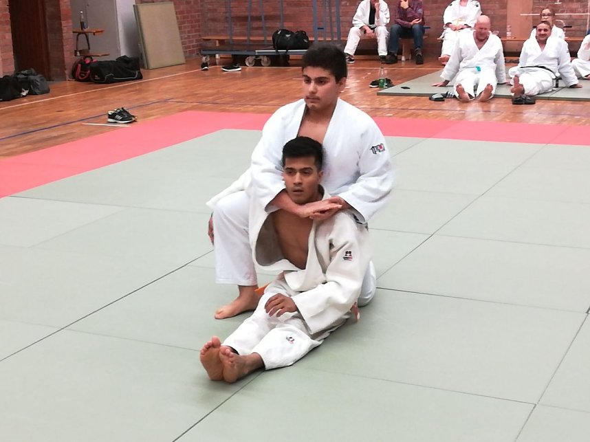 Erfolgreiche G&uuml;rtelpr&uuml;fung