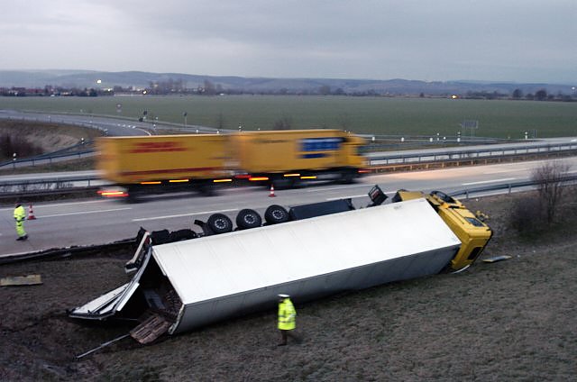 LKW Unfall auf Autobahn