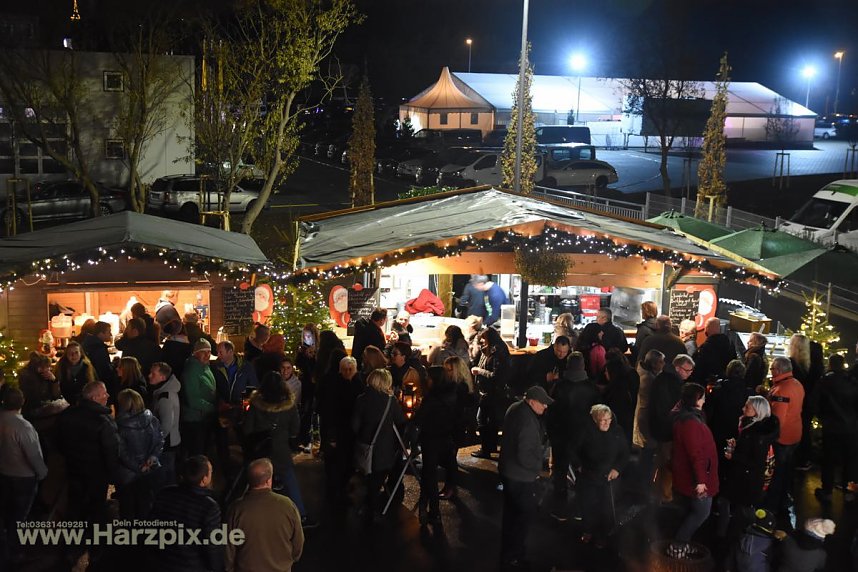 H&uuml;ttengaudi bei Autohaus Peter
