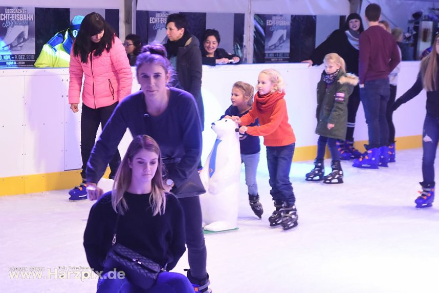 H&uuml;ttengaudi bei Autohaus Peter