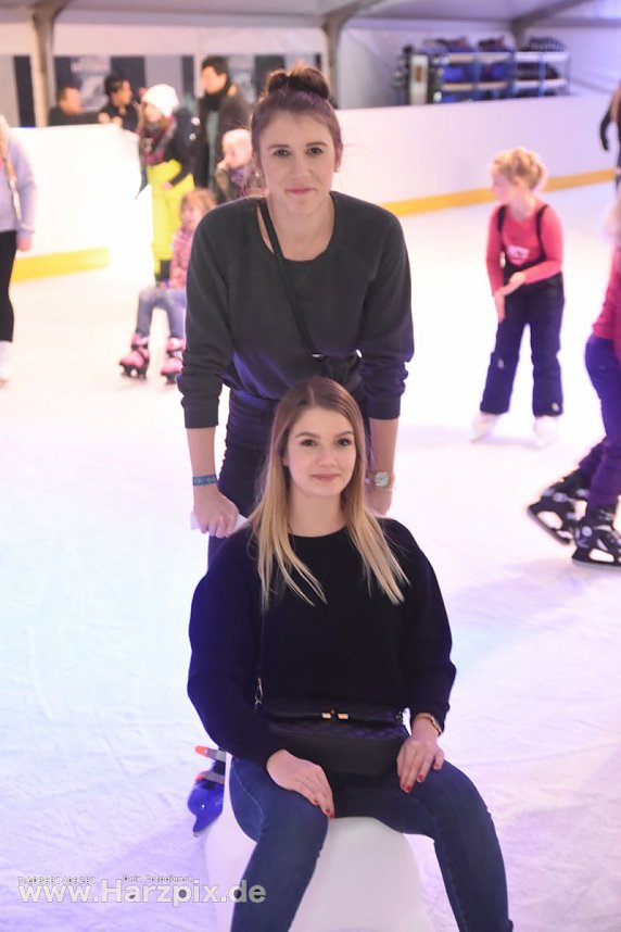 H&uuml;ttengaudi bei Autohaus Peter