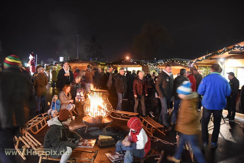 H&uuml;ttengaudi bei Autohaus Peter