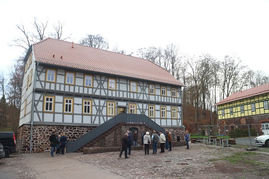 Schlussstein am Haus des Gastes in Neustadt gesetzt