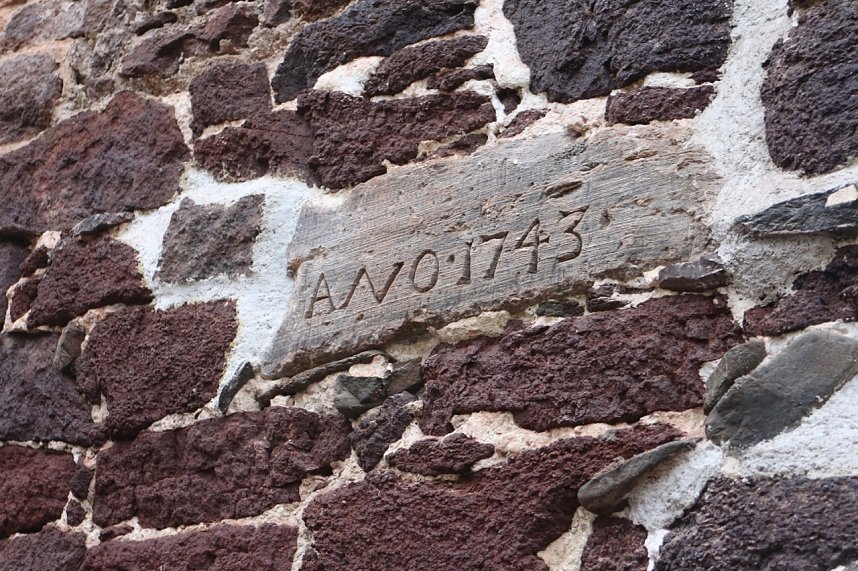 Schlussstein am Haus des Gastes in Neustadt gesetzt