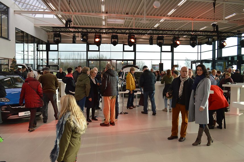 Neues Autohaus er&ouml;ffnet