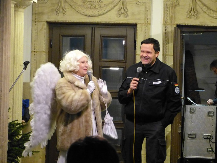 Aufregung am Theater-Adventskalender bei T&uuml;rchen No. 8