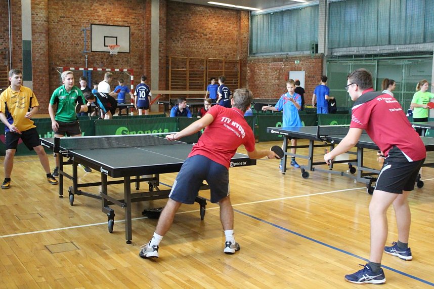 Am vergangenen Mittwoch trafen sich acht Schulmannschaften des Landkreises Nordhausen um das Kreisfinale im Tischtennis der WK I � IV auszutragen