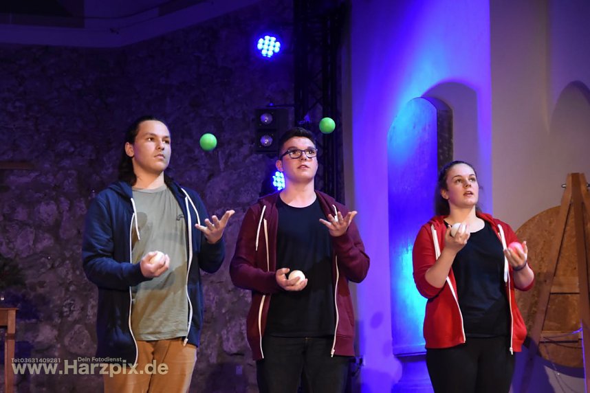 Drei Salto f&uuml;r Aschenbr&ouml;del