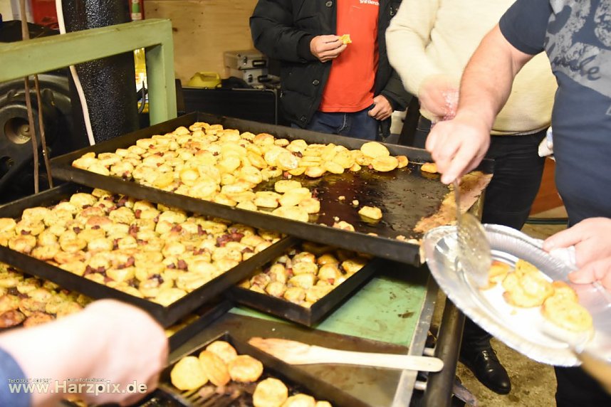 Kartoffelscheibenessen