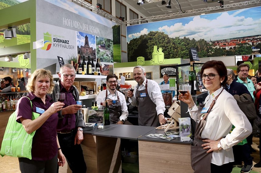 Hofladen pr&auml;sentiert Schmackhaftes und "Geistreiches" aus der Region