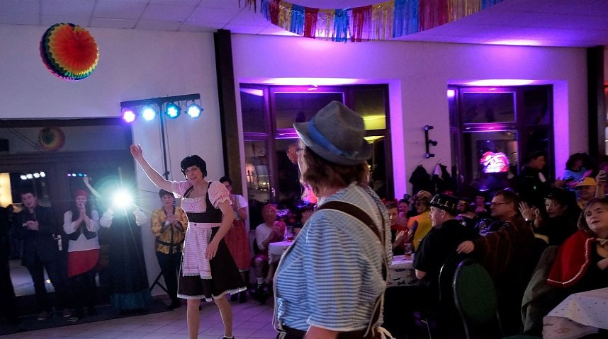 N&auml;rrisches Treiben in Urbach