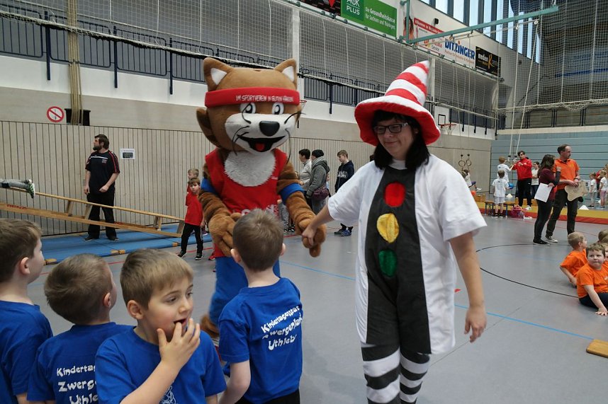 Die J&uuml;ngsten testeten Fitness und Geschicklichkeit