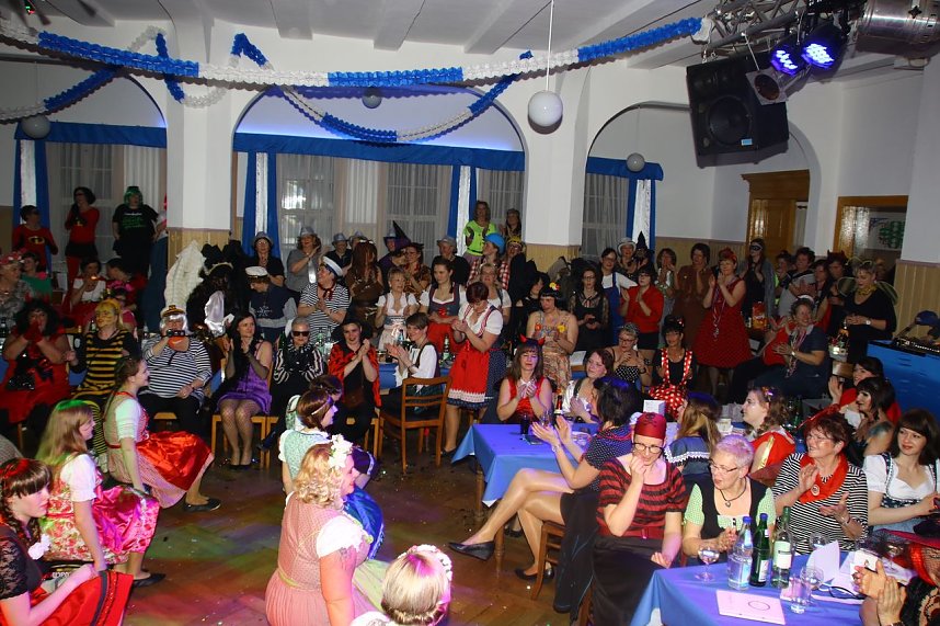 M&auml;nnerballett on Tour