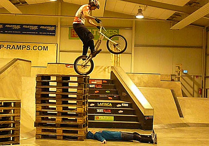 "Bikes in Motion" in der Skaterhalle Sondershausen