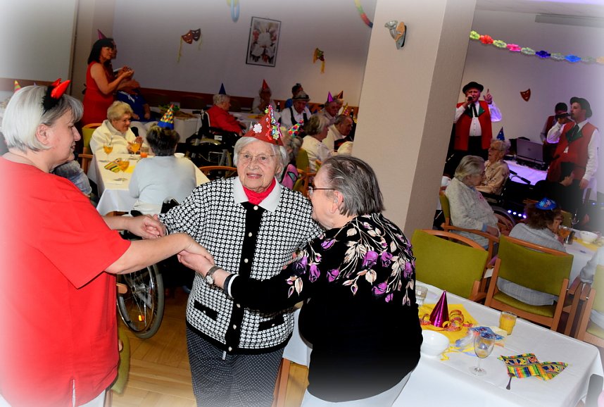 Rosenmontag im DRK-Pflegeheim