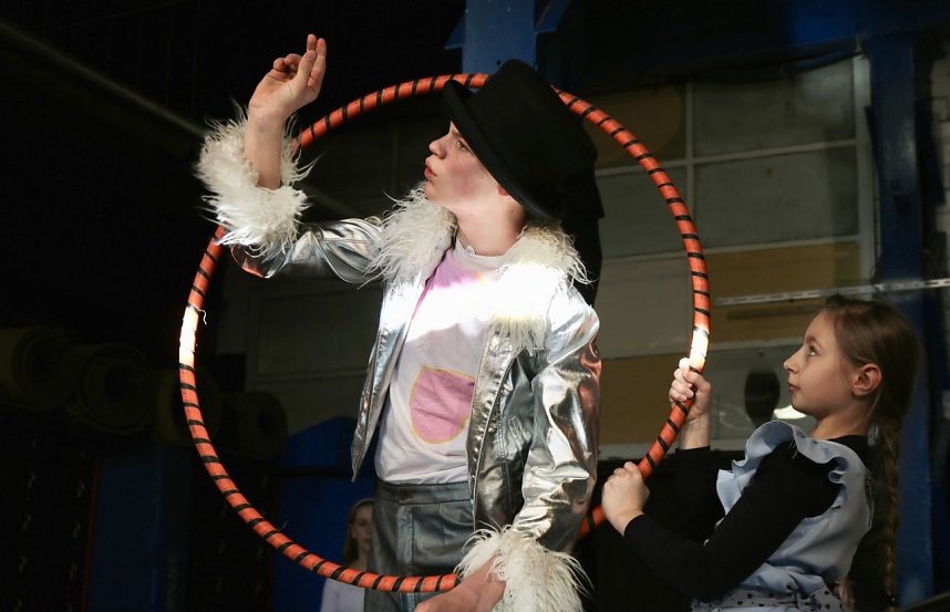 Alice im Plunderland feiert am 27. April Premiere