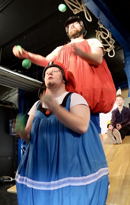 Alice im Plunderland feiert am 27. April Premiere