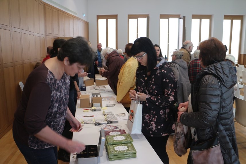 Die "kleine, wei&szlig;e Friedenstaube" feiert 70. Geburtstag