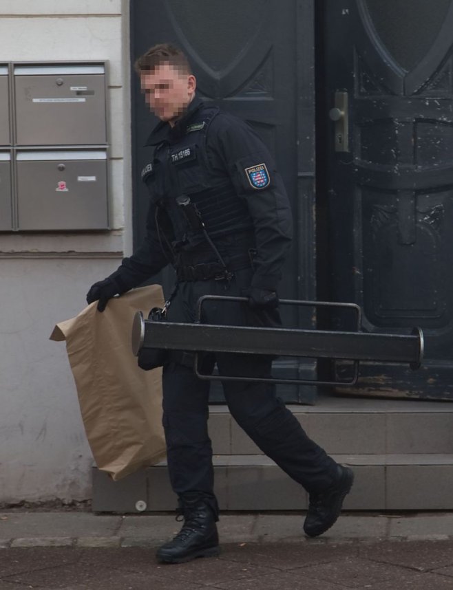 Mehrere Wohnungen durchsucht