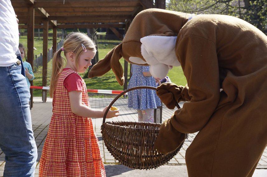 Der Osterhase war heute in Steigerthal zu Gast