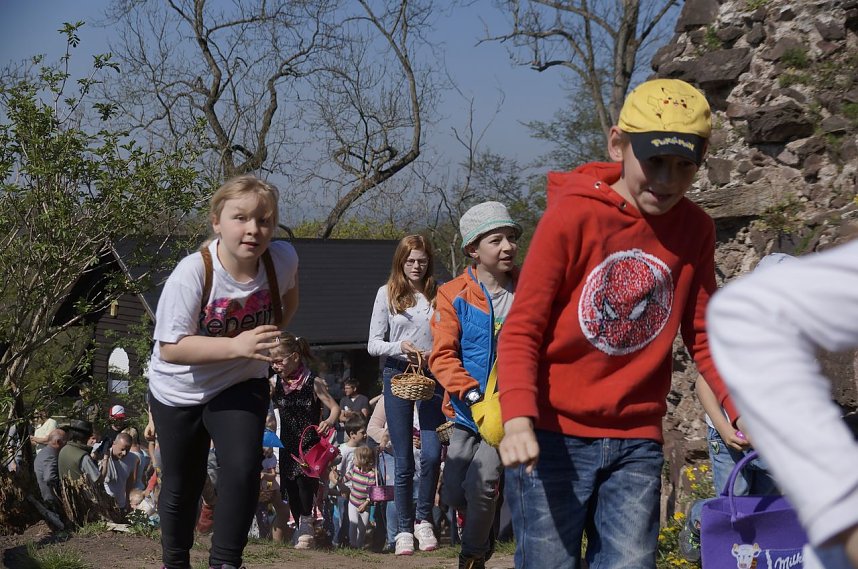 Ostereiersuche auf der Ebersburg