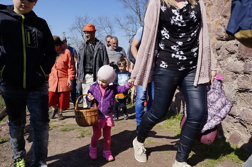 Ostereiersuche auf der Ebersburg