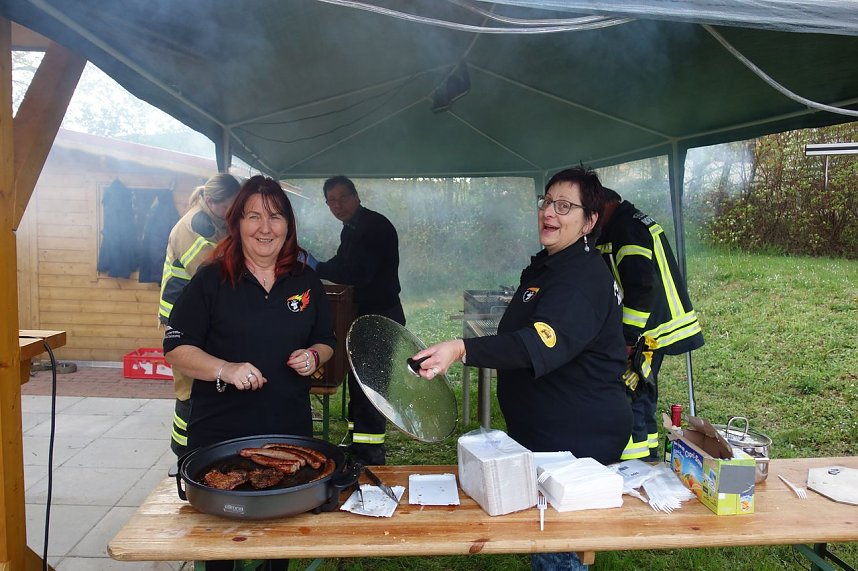 Maibaum in Herreden gesetzt
