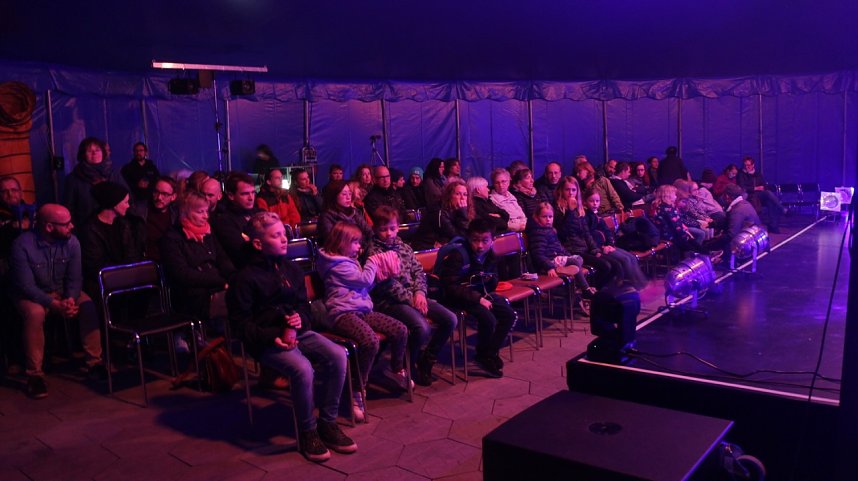 Kleinkunst aus dem Koffer -Zappelini er&ouml;ffnet die Zeltsaison