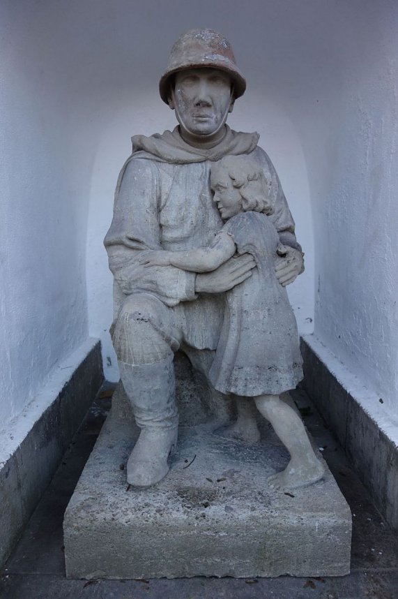 Sowjetischer Ehrenfriedhof, aufgenommen im M&auml;rz 2019